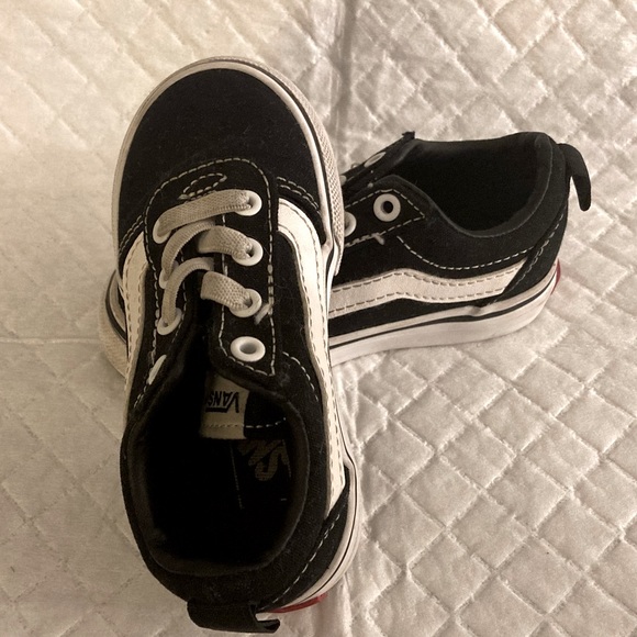 Vans Toddler size 6 Black & White EUC - Picture 3 of 9